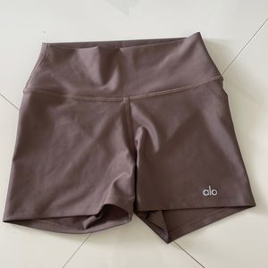 Alo Yoga- Small- 3" High-Waist Airlift Short